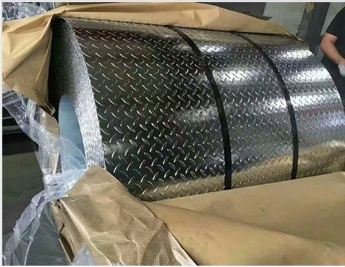 Warmgewalste hoge zinklaag Patroonplaat 5,5 mm-5,75 mm Tolerantie Aanpasbare verwerking
