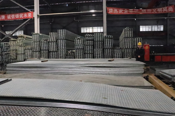 Warmgewalste hoge zinklaag Patroonplaat 5,5 mm-5,75 mm Tolerantie Aanpasbare verwerking