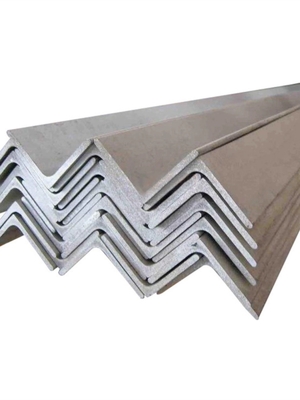 Q195-Q420 serie laagkoolstofstaal Hoekstaal voor gebouwconstructies Tolerantie ±1% 63*4mm