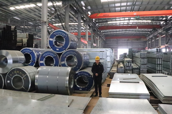 1250 mm breedte aanpasbare gecoate warmgewalste gegalvaniseerde patroonplaat voor de bouw