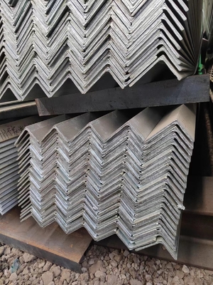 ASTM-klasse warmgewalst koolstofstaal ongelijk hoek ijzer voor bouwmaterialen