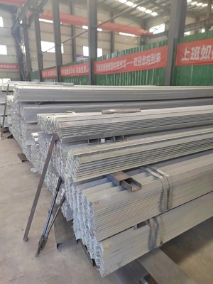 ASTM A36 A53 Q235 Q345 Carbon gegalvaniseerd ijzer L-vorm milde staal hoekbalk GB/T standaard gelijk