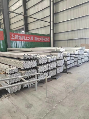 ASTM A36 A53 Q235 Q345 Carbon gegalvaniseerd ijzer L-vorm milde staal hoekbalk GB/T standaard gelijk