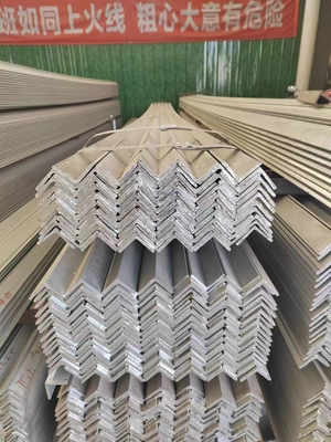 Warmgewalst staal van de Q195-Q420-serie 120*120*3mm MS Angel met L-profiel