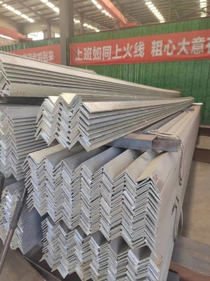 Bouw industrieel koolstof gelijk ijzer gelijk hoek staal met concurrerende 40x40x4mm