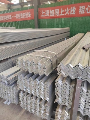 Bouw industrieel koolstof gelijk ijzer gelijk hoek staal met concurrerende 40x40x4mm