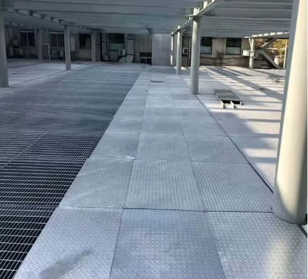 Offshore olie-gas- en mijnbouwindustrie Anti-slip staal roosters in industriële ontwerp stijl