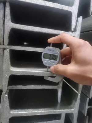 Niet-gelegeerd warm gegalvaniseerd I-balkstaal voor facturatie op basis van feitelijk gewicht
