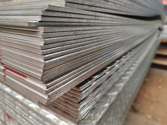 ISO9001-gecertificeerde DX51D gegalvaniseerde stalen plaat met patroon 5.75*1250mm Z41-Z60 coating